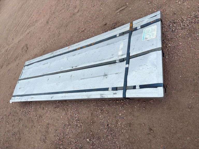 100 pieces of 10FTx3FT corrugated galvanized pro panel new in the crate 24GA