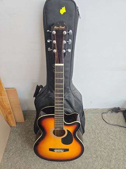 Main Street Acustic Guitar w/ Travel Bag image