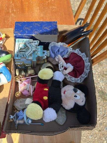 Assorted Figurines & Collectibles