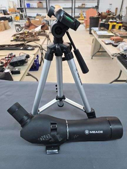 Mead spotting scope with tripod, connection to tripod broken image