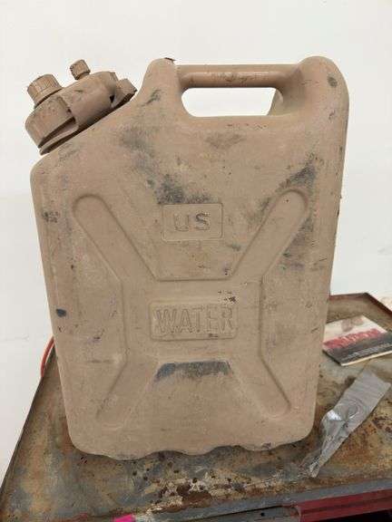5 gallon water jug image