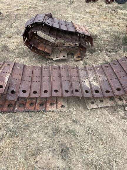 Dozer tracks image