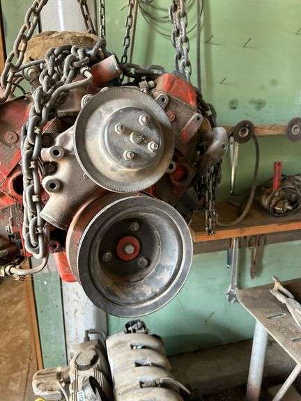 Small block Chevy motor