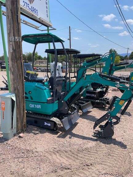 2025 CFG QK16R Mini Excavator — 15 HP Gas, Hydraulic Thumb image