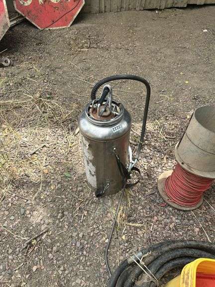 Weed sprayer image