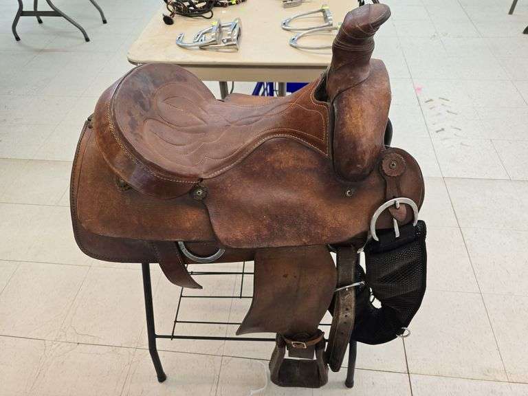 Blue ridge saddle w/ saddle stand image