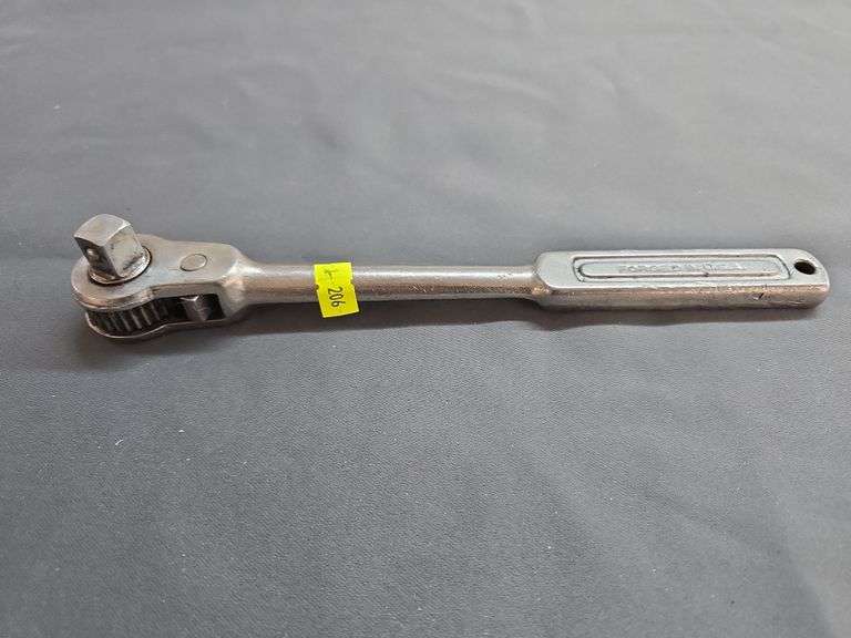 Socket Wrench image