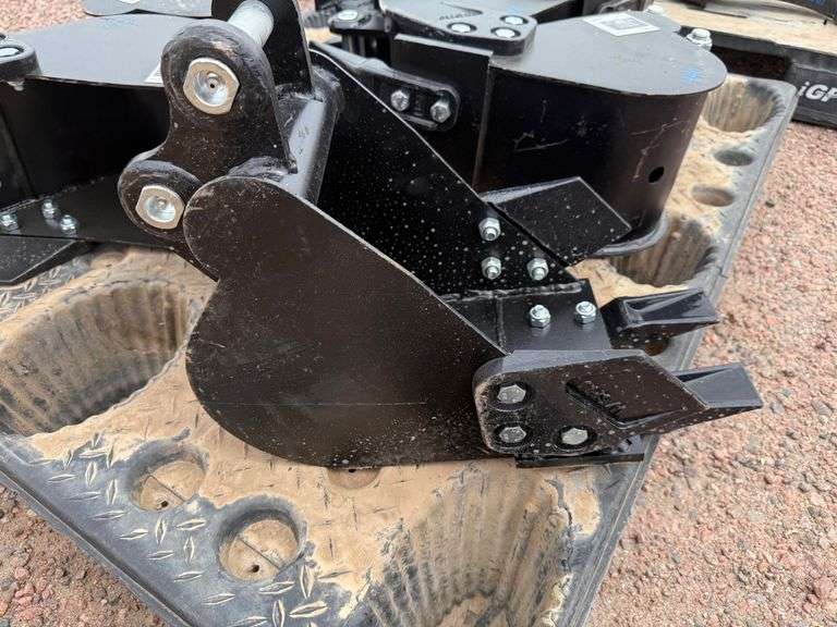 New IREAS 7.5" Toothed Bucket image