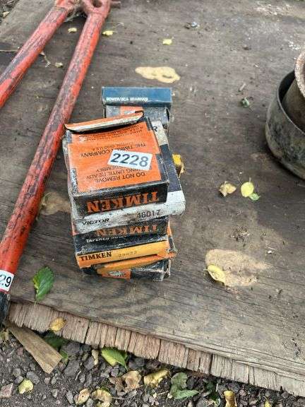 Variety of bearings and air breather image