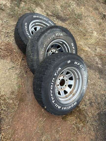 Crome 15” wheels with bfg tires image