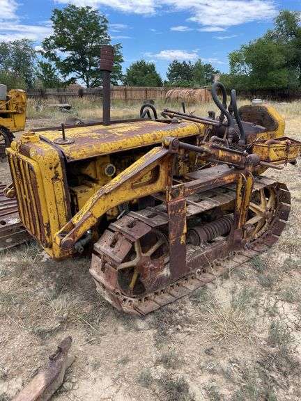 D2 caterpillar dozer image