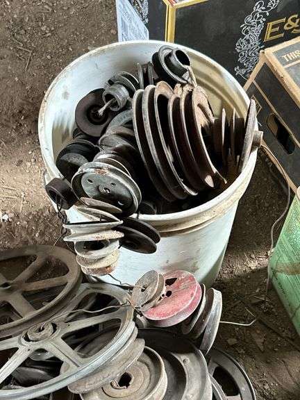 Variety of miscellaneous pully wheels
