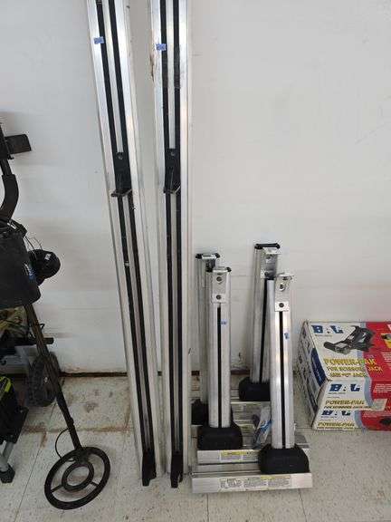 Vehicle Cargo Rack image