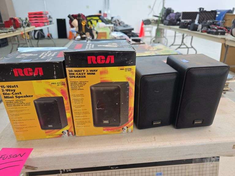 4 Speakers image
