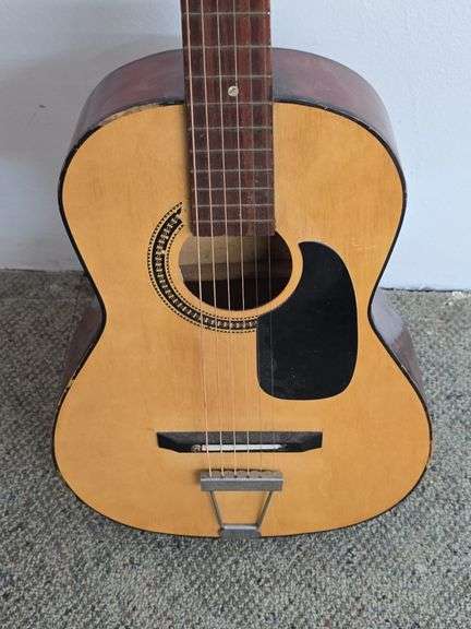 Lindell Acustic Guitar