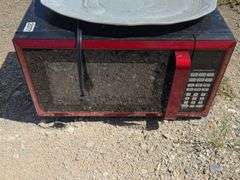Hamilton Beach Microwave with Plate