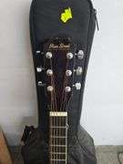 Main Street Acustic Guitar w/ Travel Bag