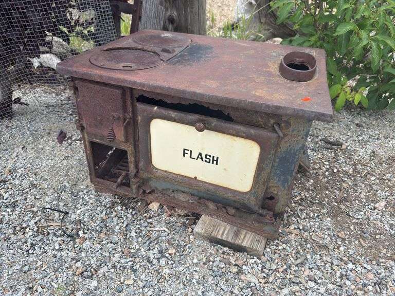 Old stove yard art image