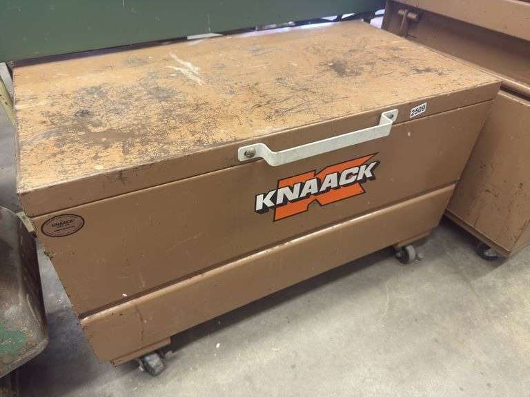 Knaack tool box 36in x 19in x 22in image