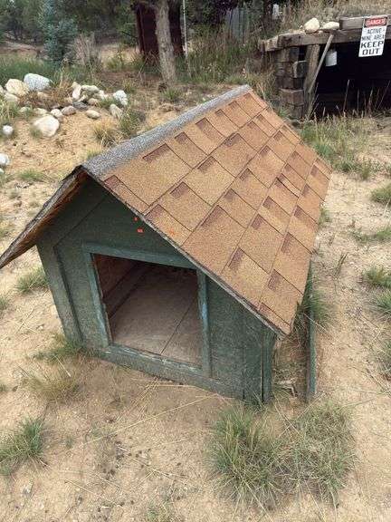 Dog house image