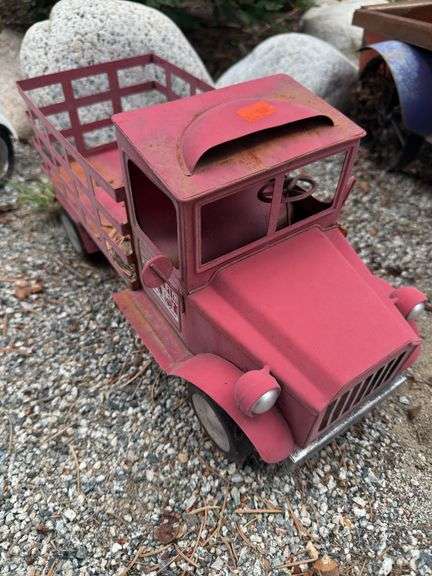 Red tin flatbed truck image