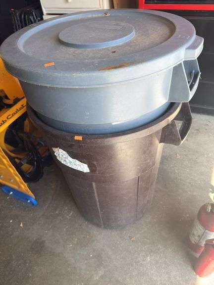 Garbage cans image