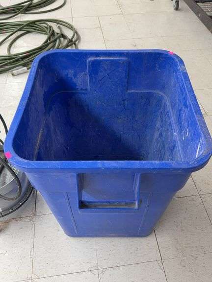Square plastic trash bin image