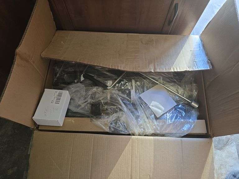 New Scissor Jack for Camper, NIB image