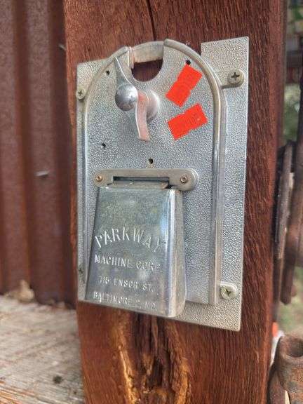 Candy machine knob/front face image
