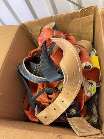 Climbing/ construction harnesses image