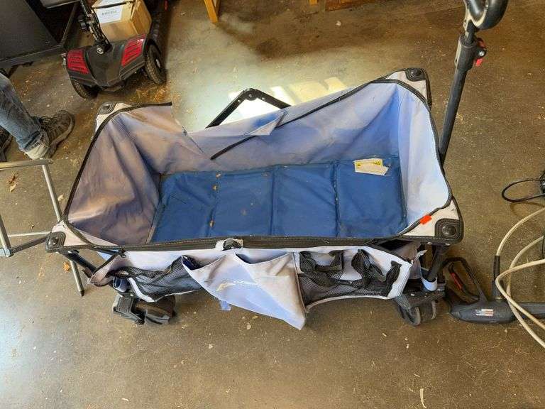 Collapsible wagon image