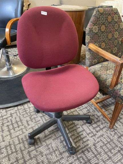 Rolling office chair image