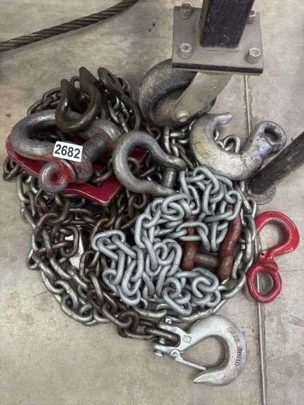 Lift Chains and hooks image