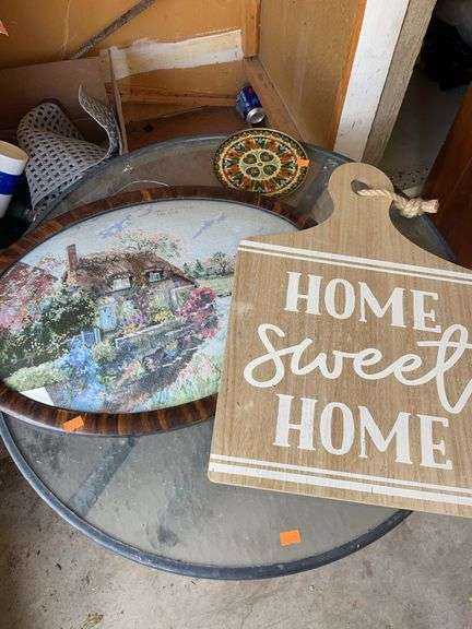 Miscellaneous wall decor image