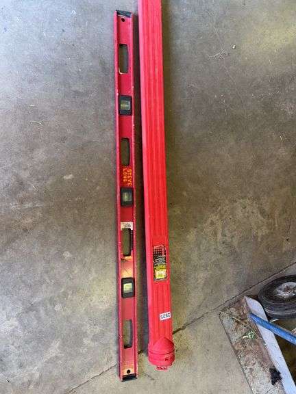 48” level with waterproof case image