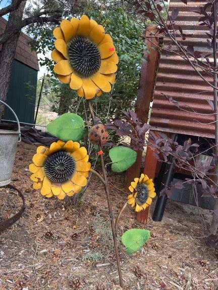 Tin Sunflower yard art image
