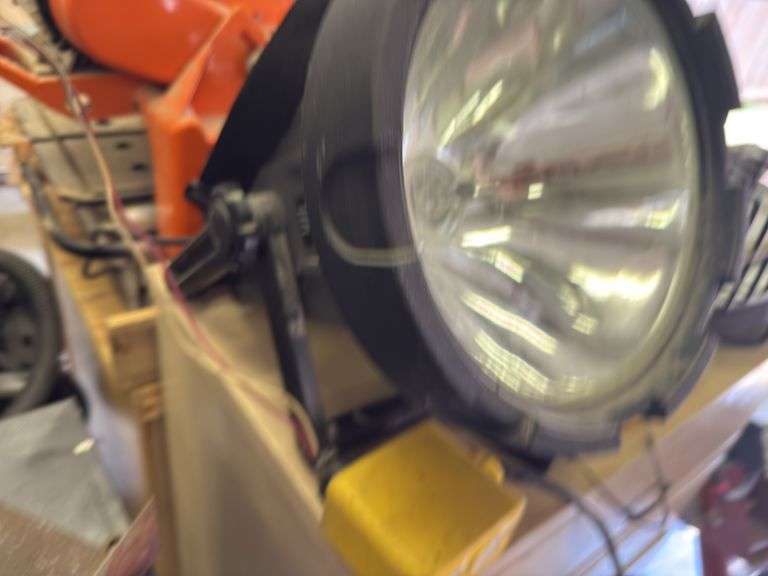 10” spot light image