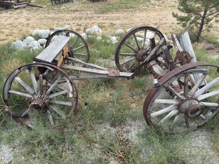 Antique wagon frame/wheels image