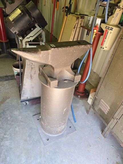 50 lb. Anvil w/ Stand image