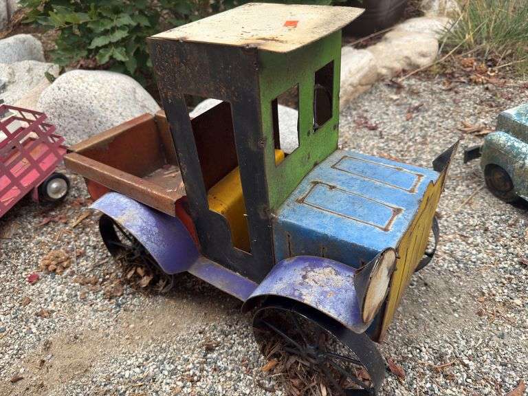 Tin truck image