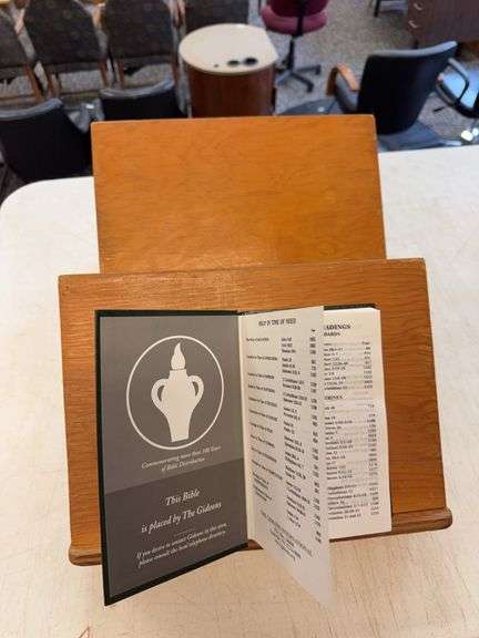 2 Bible stands image
