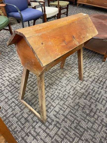 Wooden saddle stand image