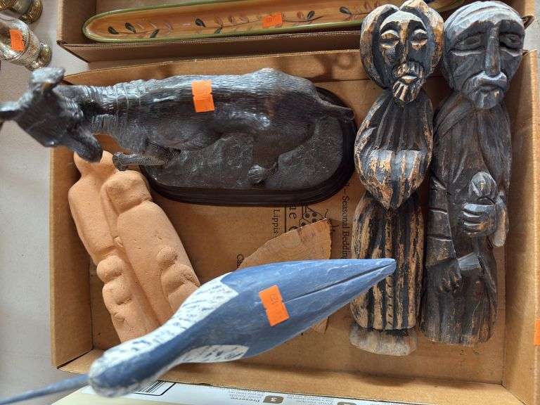Assorted sculpture decorations image