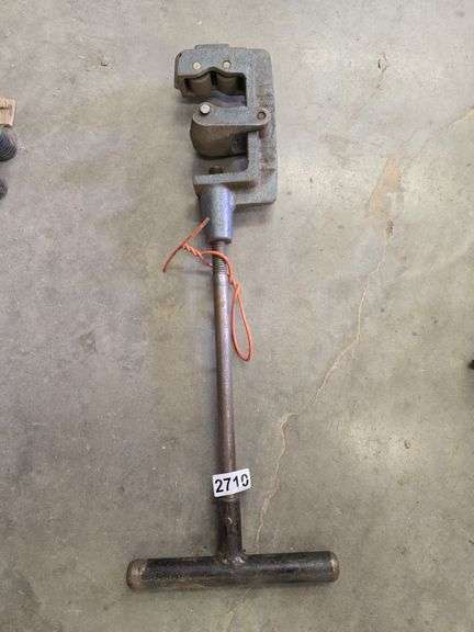 Pipe Cutter image