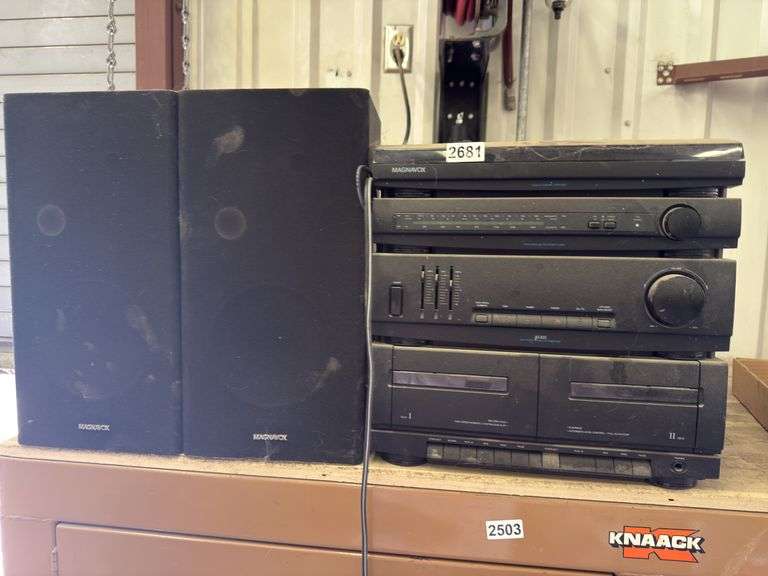 Magnavox stereo system image