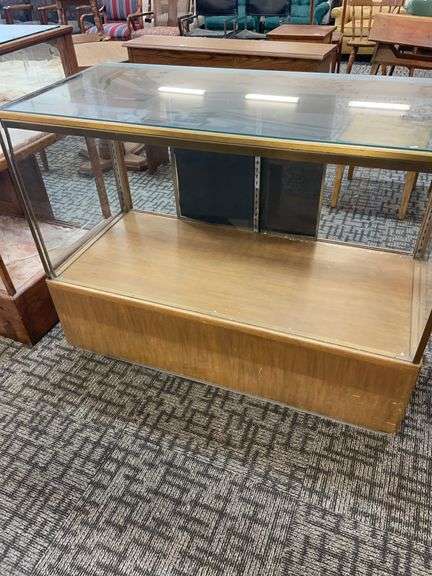 Display cabinet image