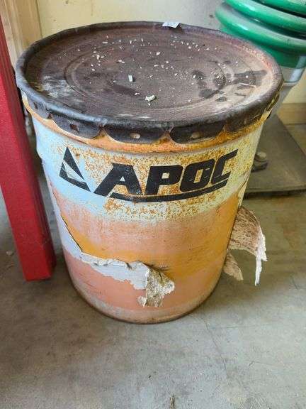 Vintage can “has liquid in it” image