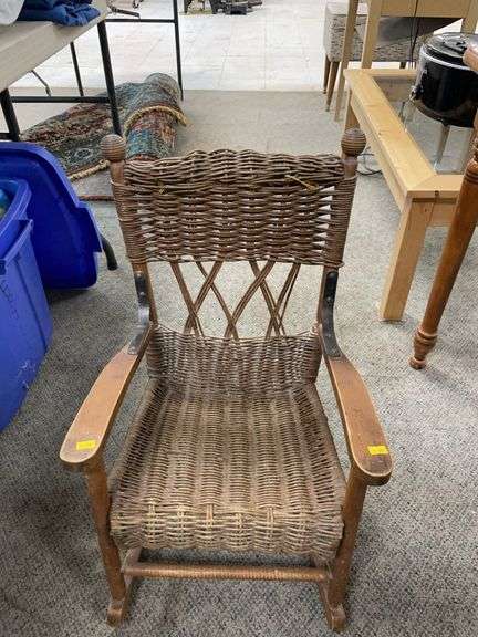 Children’s rocking chair image