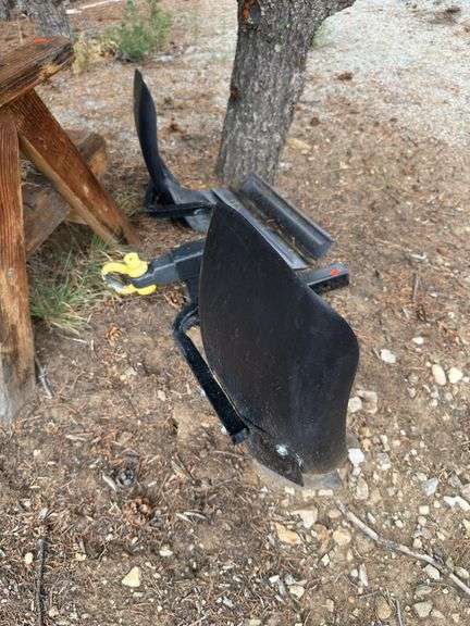 Lawn tractor detachable mud flaps image