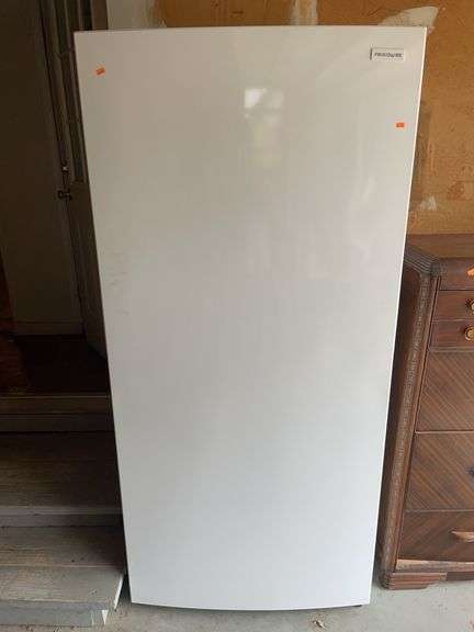 6 foot Frigidaire freezer image